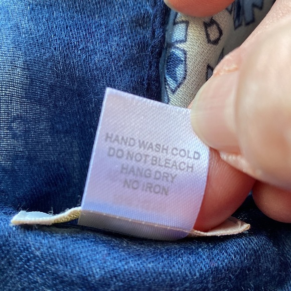 Blue & White Scarf Wrap Shawl with Fringe.  Abstract Design. - Picture 6 of 9